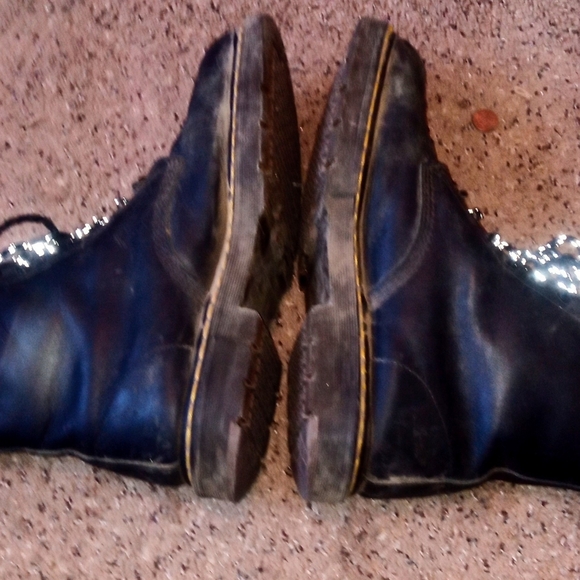 Vintage Dr. Martens Size 13 Great Condition just needs to be wiped clean - Picture 2 of 3